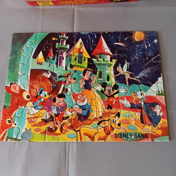VTG Disney Gang Pocket Puzzle Jaymar Bantam Snow White Pinocchio Mickey 60s Toy - Picture 3 of 8